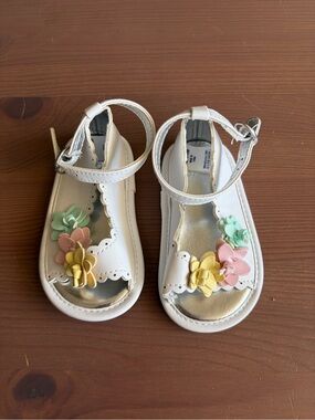 Janie and Jack White Floral Accent Girls' Sandals